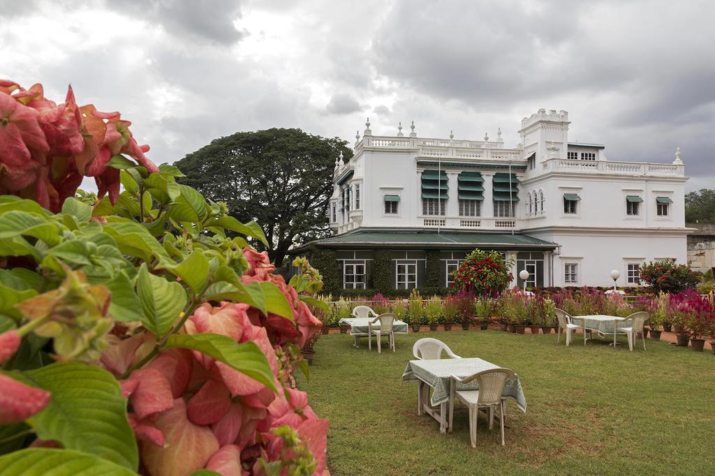 The Green Hotel Майсуру Екстер'єр фото