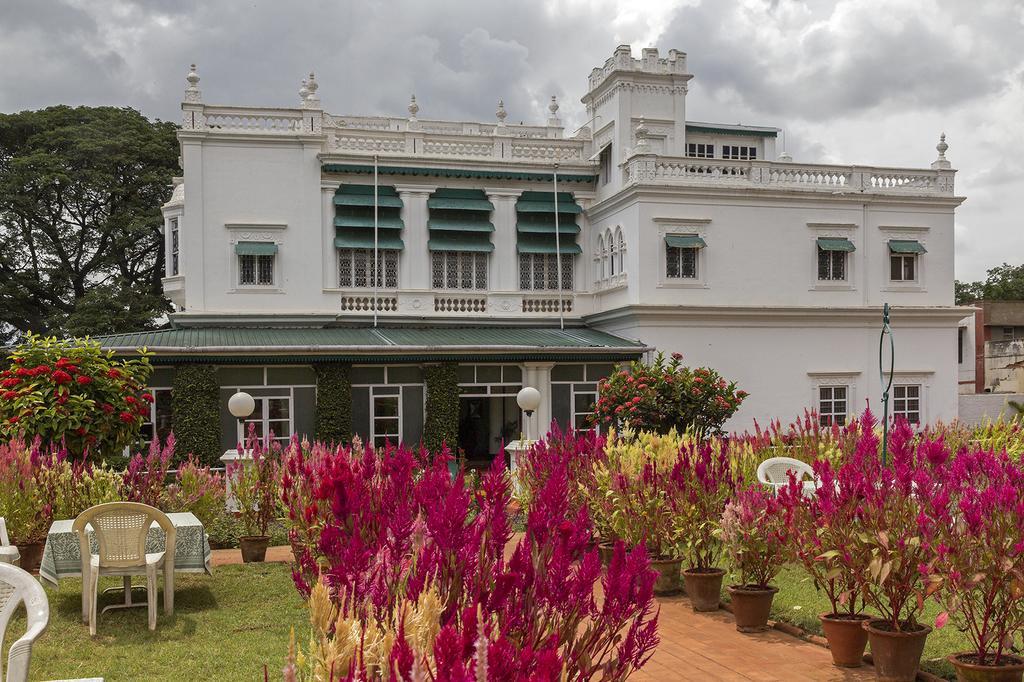 The Green Hotel Майсуру Екстер'єр фото